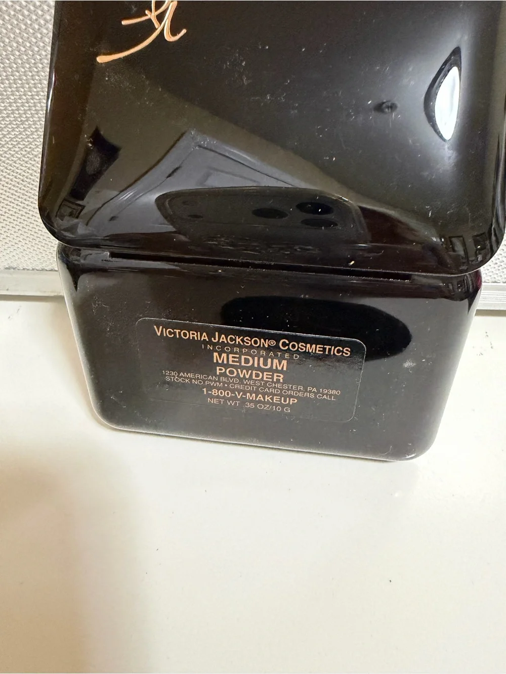 Victoria Jackson vintage makeup compact in medium shade new box